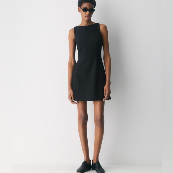 Babaton Dresses & Skirts - Babaton Bond Dress